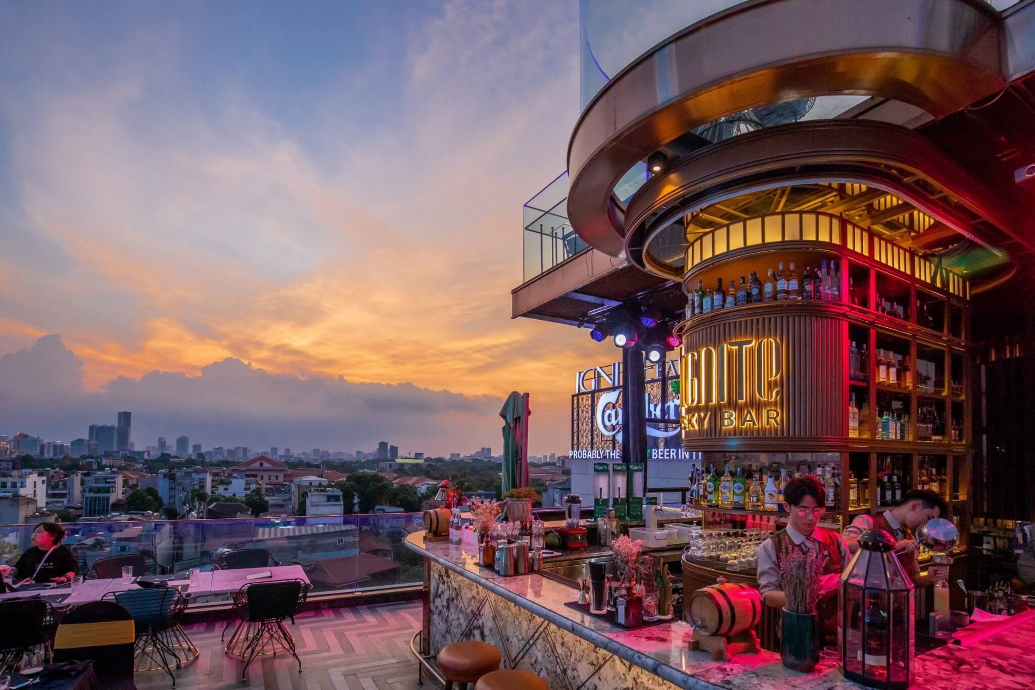 The Library Bar — cocktail bar in Hoàng Mai