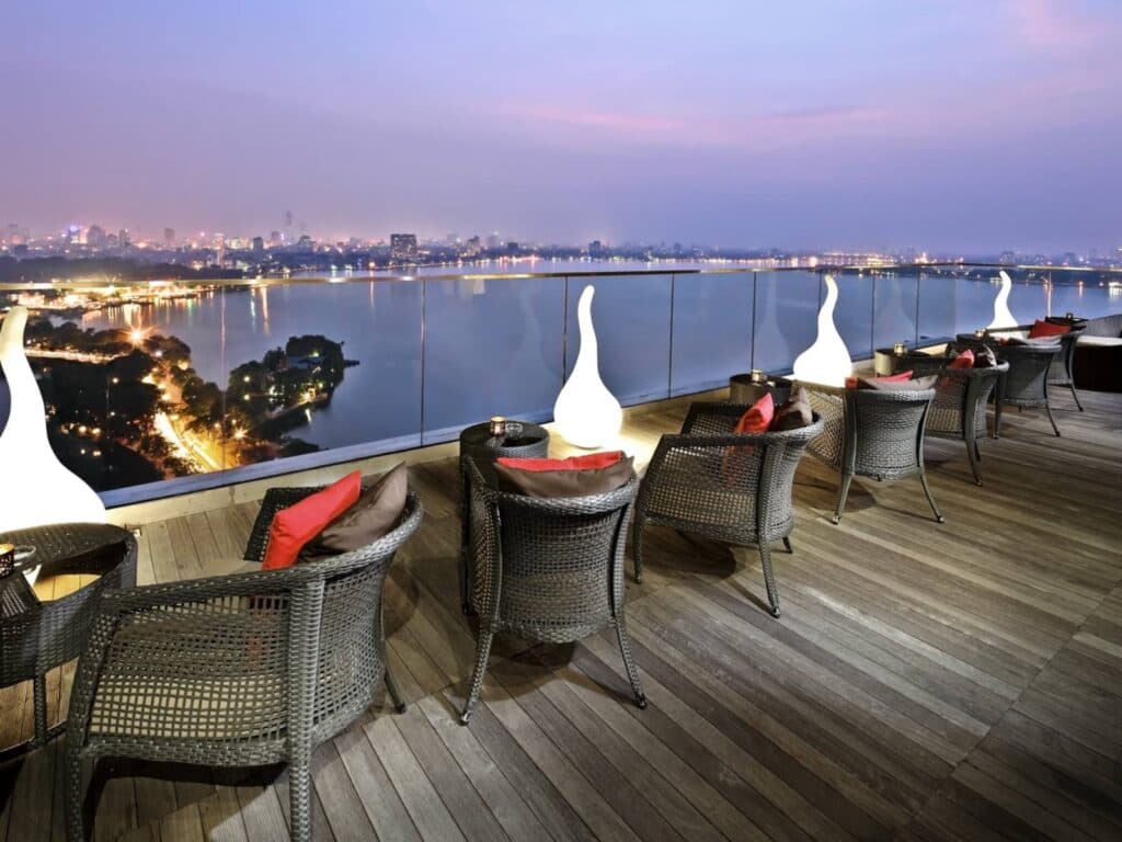 The Summit Bar — bar in Tay Ho
