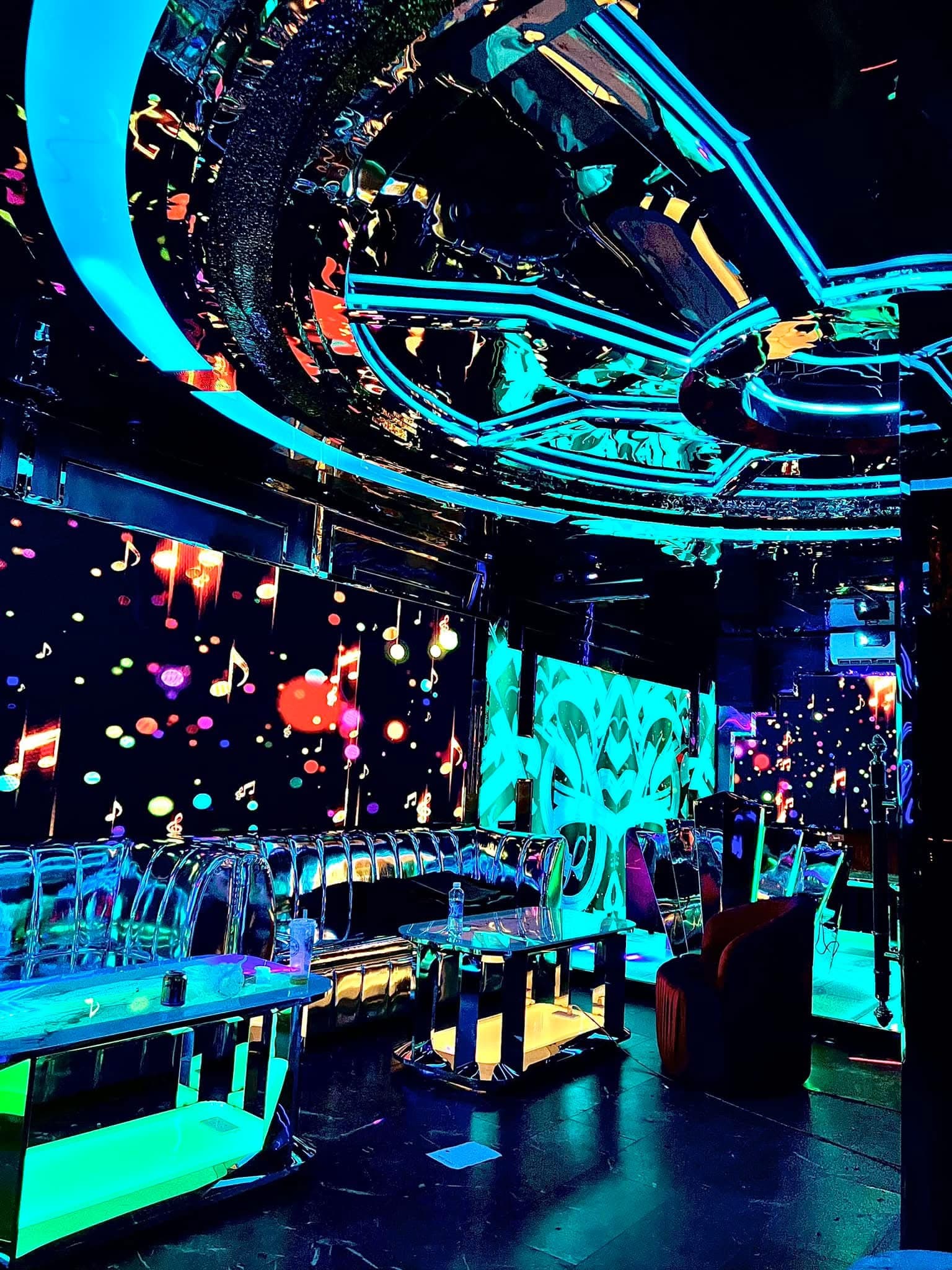 Gravity — club in Cầu Giấy