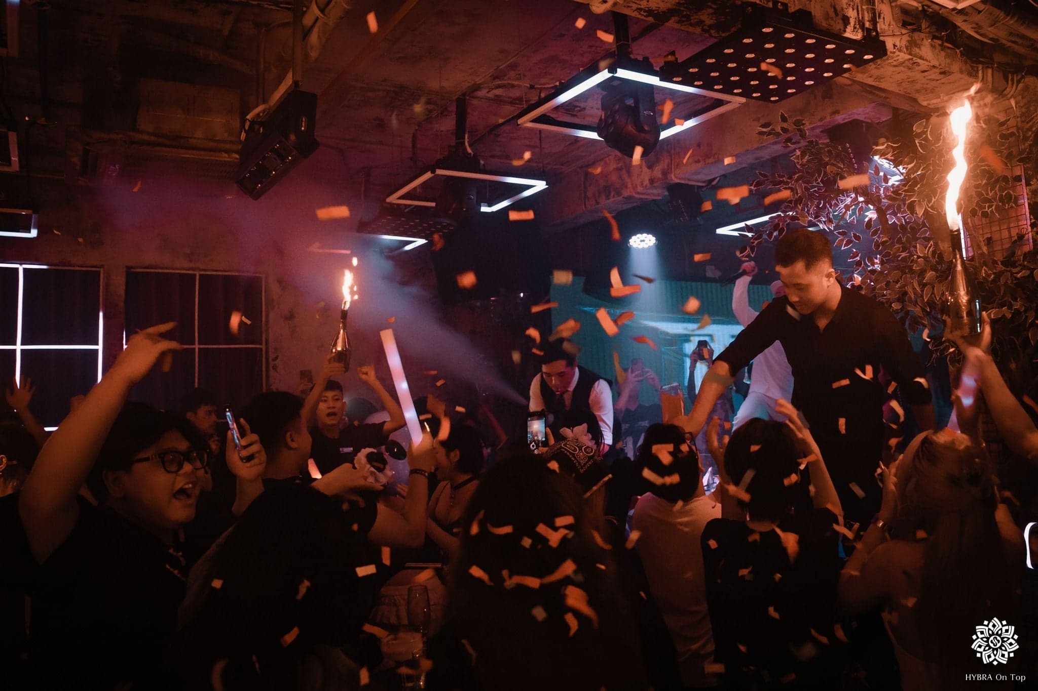 Warp Zone — club in Đống Đa