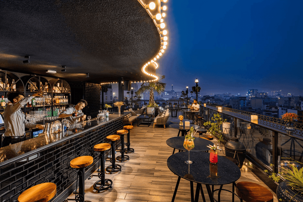 Overlook Rooftop — bar in Tay Ho